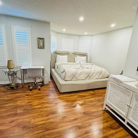 Luxury Home In Toronto Миссиссага Экстерьер фото
