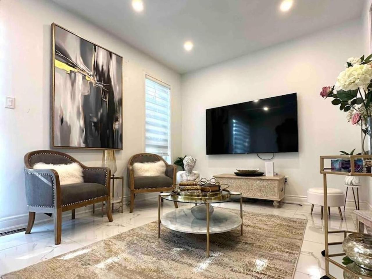 Luxury Home In Toronto Миссиссага Экстерьер фото