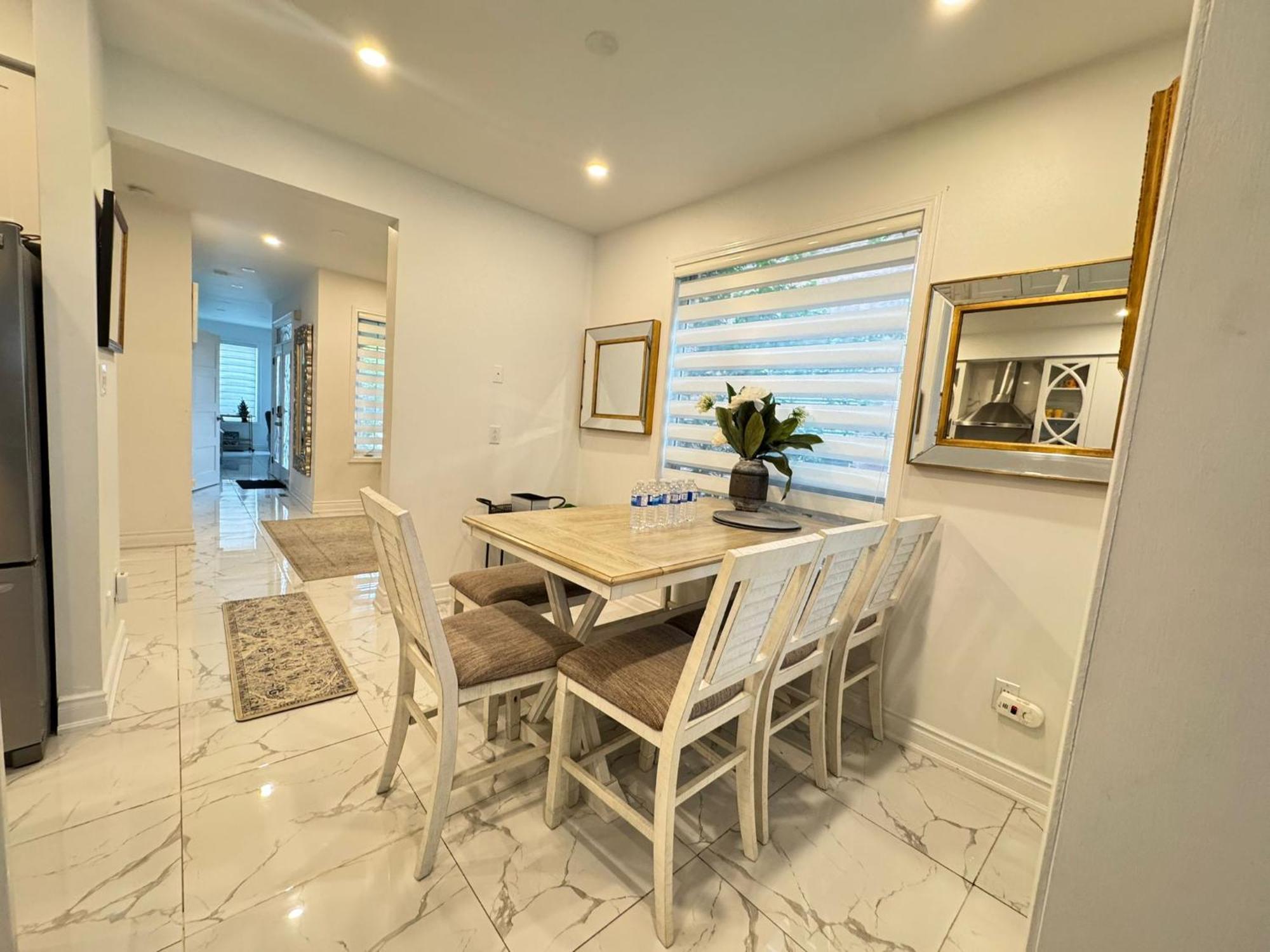 Luxury Home In Toronto Миссиссага Экстерьер фото